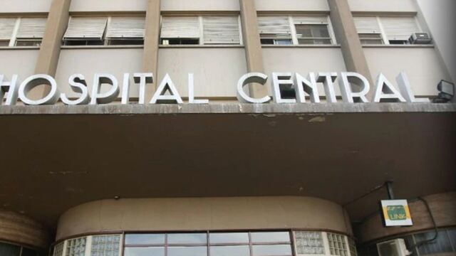 Hospital Central de Mendoza. Un trabajador golondrina fue atacado por otros sujetos con un amortiguador de moto y está gravemente herido. Otro se encuentra en el hospital Metraux.