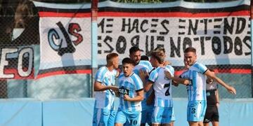 Pablo la Joya López, un 10 en la victoria de Racing en Adrogué.