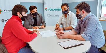 Autoridades del Gobierno Provincial y el Intendente de Tolhuin mantuvieron un encuentro para conversar sobre la ampliación de servicios esenciales en Tolhuin.
