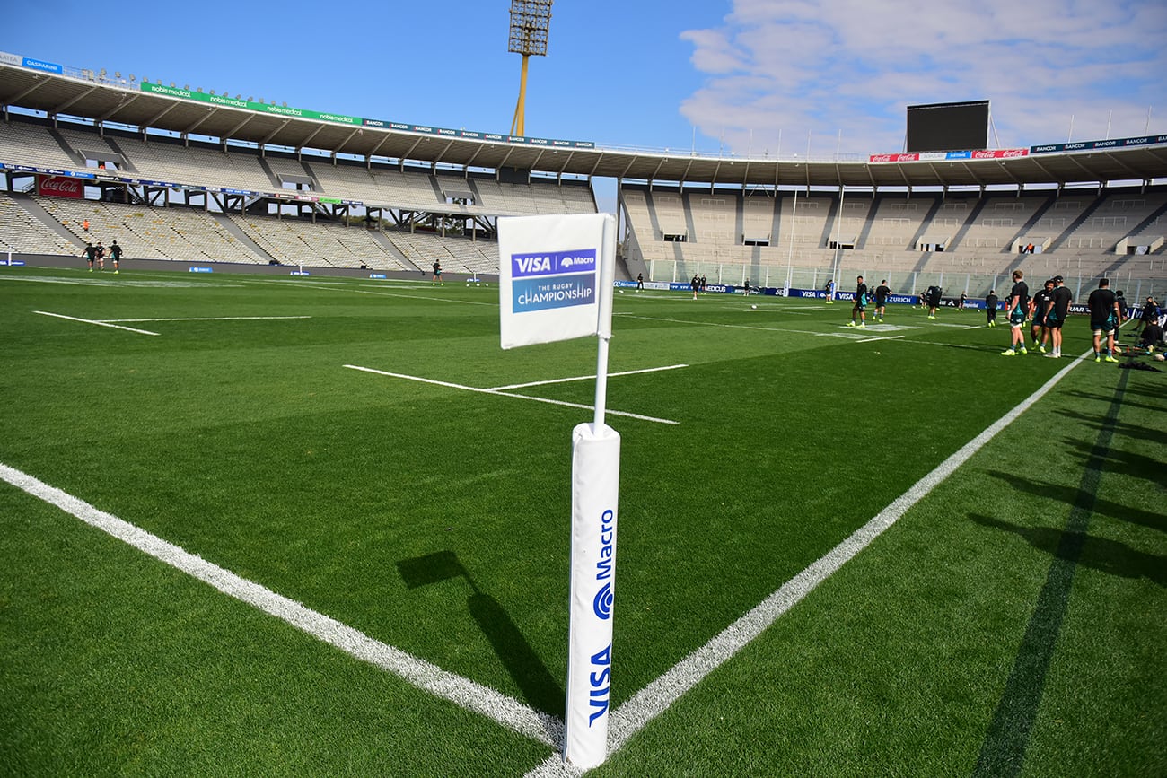 El Estadio Mario Alberto Kempes aguarda por un partidazo. (Jóse Gabriel Hernández / La Voz)