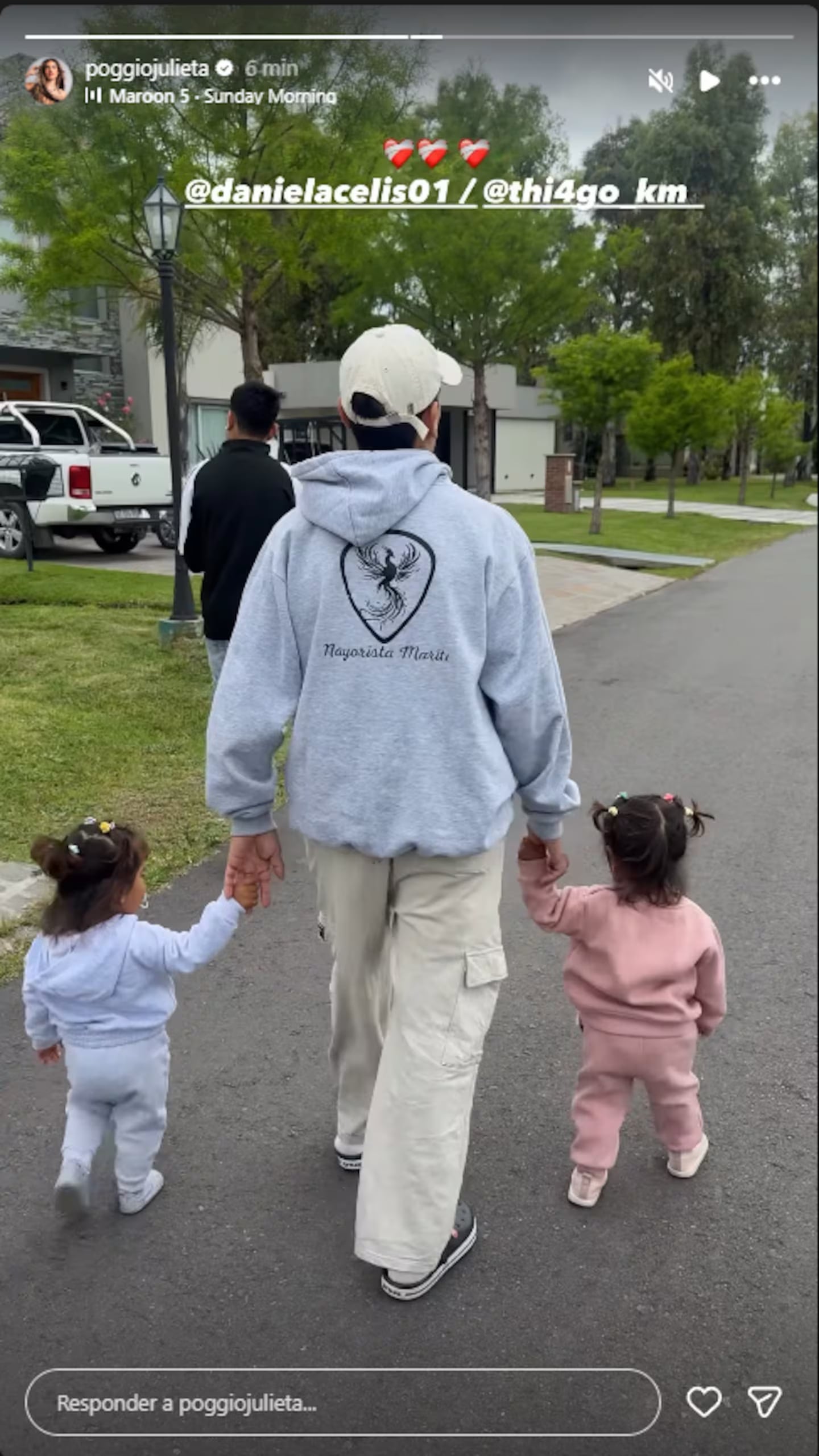 El paseo de Thiago Medina con sus hijas