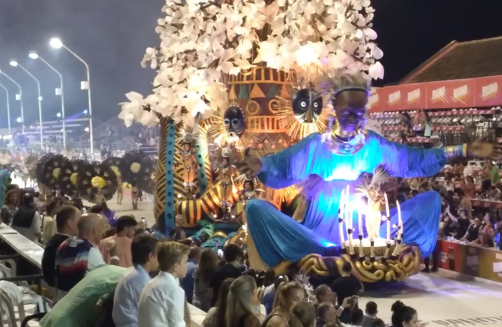 Terminó el Carnaval del País” con la consagración de la comparsa Papelitos