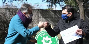 Entrega de certificados por capacitación en "Empleo Verde"