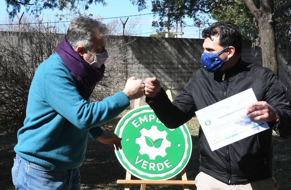 Cierre de un nuevo taller de construcción de estufa SARA