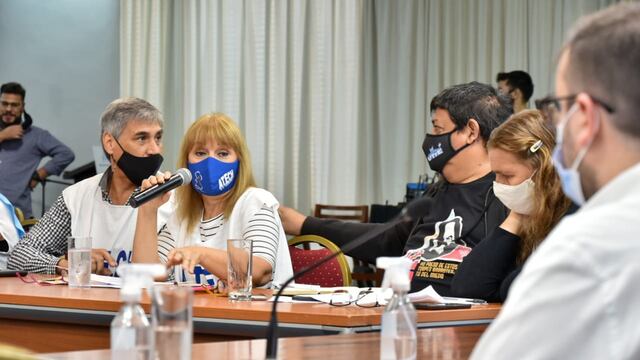El Frente Gremial responderá mañana tras consultar a las bases si aceptan la oferta del Gobierno.