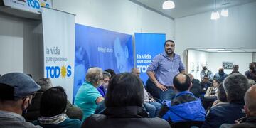 Participaron legisladores, concejales, convencionales constituyentes municipales, diputados nacionales, senador, intendente mandatos cumplidos, sindicatos, profesionales y militantes del Partido Justicialista.