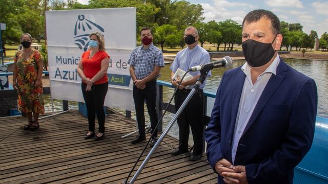 Bertellys durante la bendición de aguas en el Balneario.