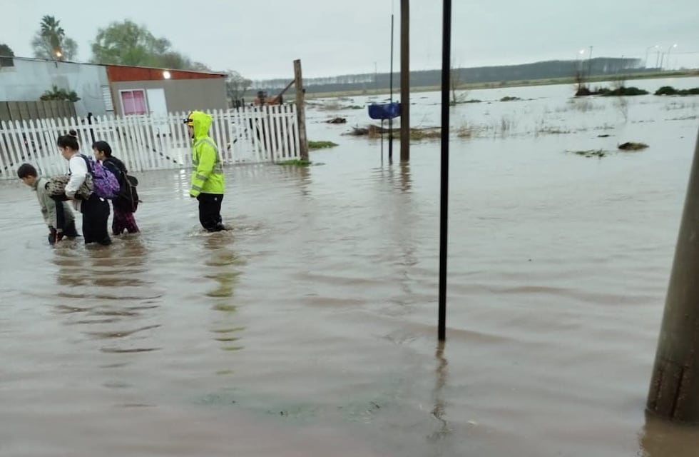Las impactantes imágenes de la lluvia histórica en el sur santafesino: cayeron casi 300 mm en pocas horas