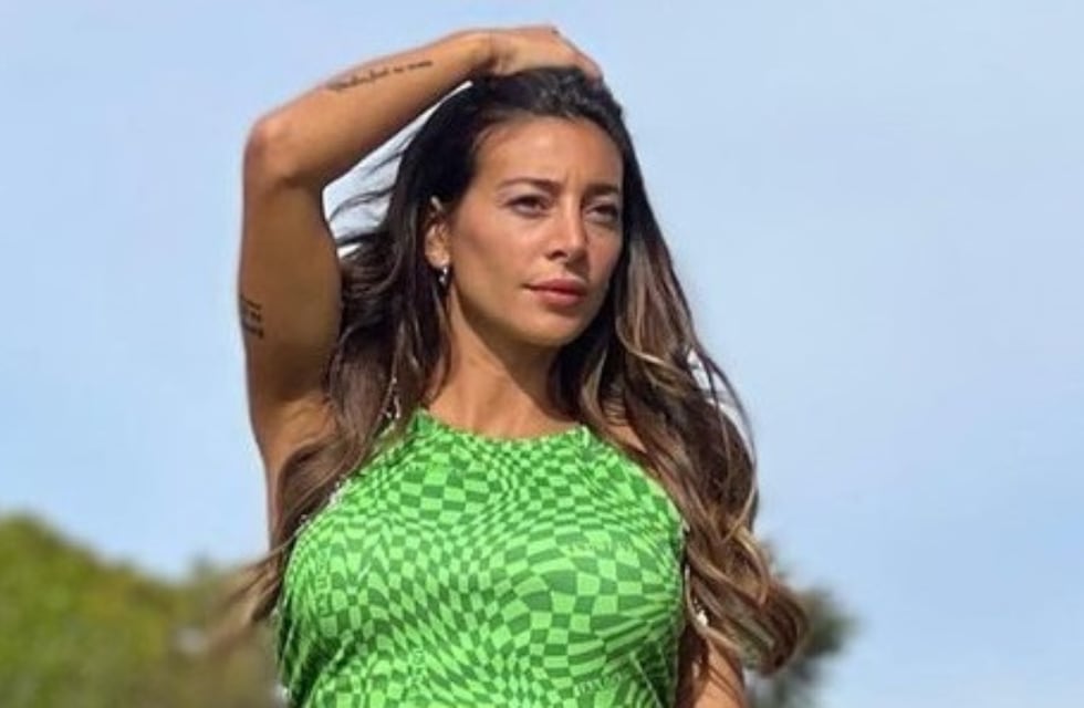La vez que Sol Pérez encendió las redes al posar con una microbikini roja y desafió la censura