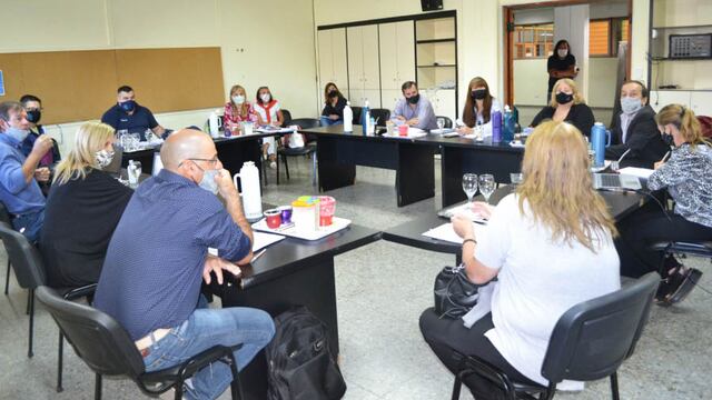 Un momento de la reunión llevada a cabo este martes (APN)