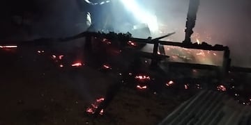 Wanda: un incendio destruyó una vivienda en el barrio Kállsten II.