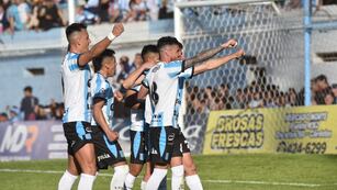 Racing de Nueva Italia viene de un triunfo impactante como local, y va ante el puntero Chacarita.