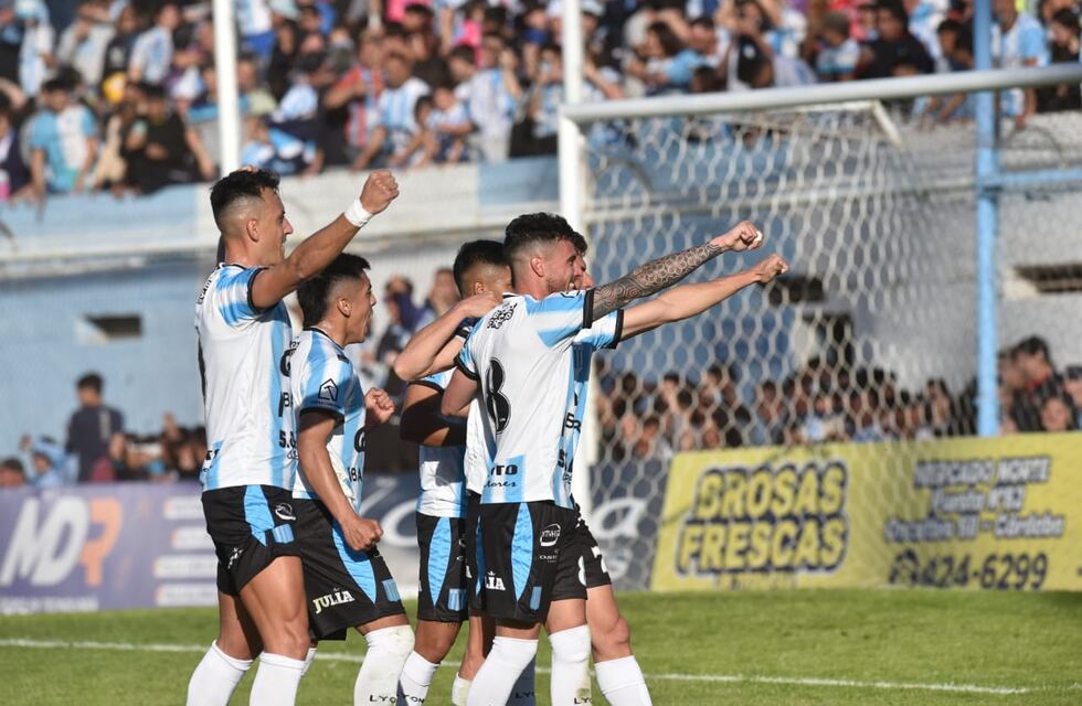 Video: el golazo de Axel Oyola para un Racing que volvió a festejar