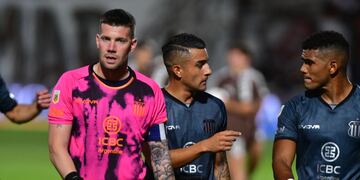 Herrera, Méndez y Pérez, sin explicaciones por la derrota ante Platense, en la última de la noche (Foto: Federico López Claro).