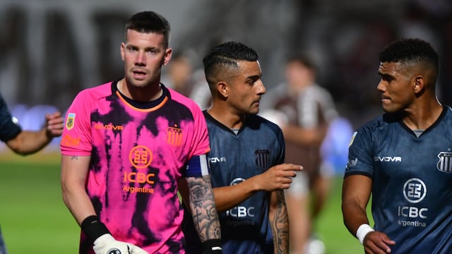 Herrera, Méndez y Pérez, sin explicaciones por la derrota ante Platense, en la última de la noche (Foto: Federico López Claro).