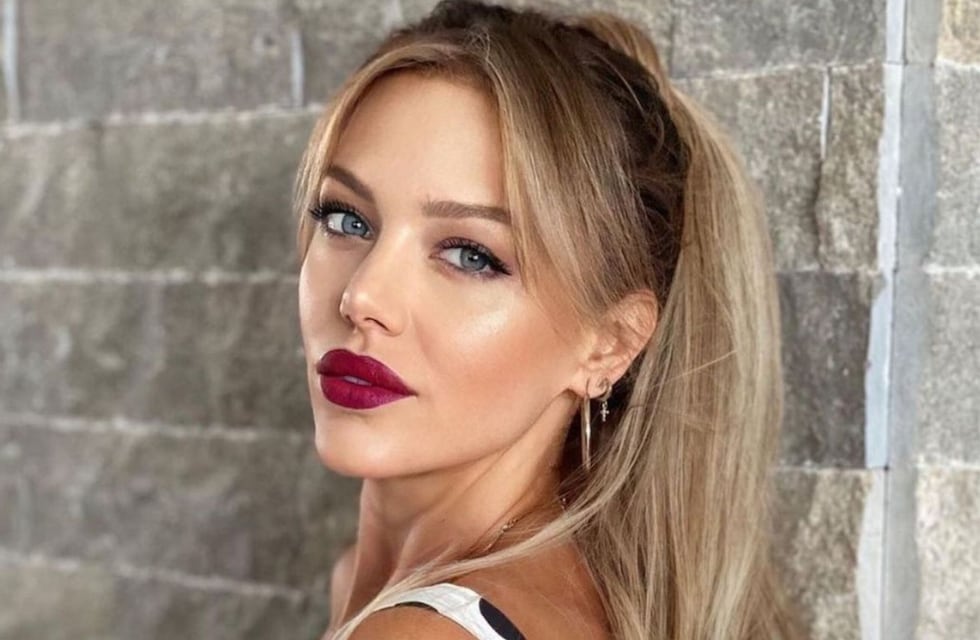 Calza mega ajustada y escote profundo: Evangelina Anderson revolucionó Instagram con un look deportivo infartante