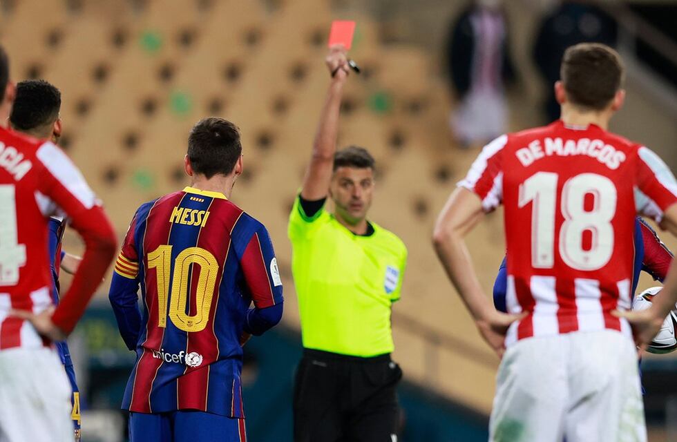 Messi fue expulsado por primera vez con la camiseta del Barcelona