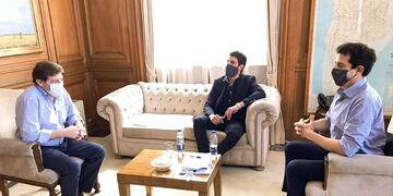 El gobernador Melella se reunió con el ministro De Pedro