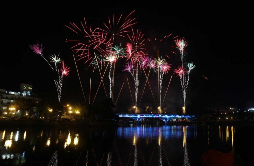 Carlos Paz recibirá el 2022 con el tradicional show de luces frías artificiales