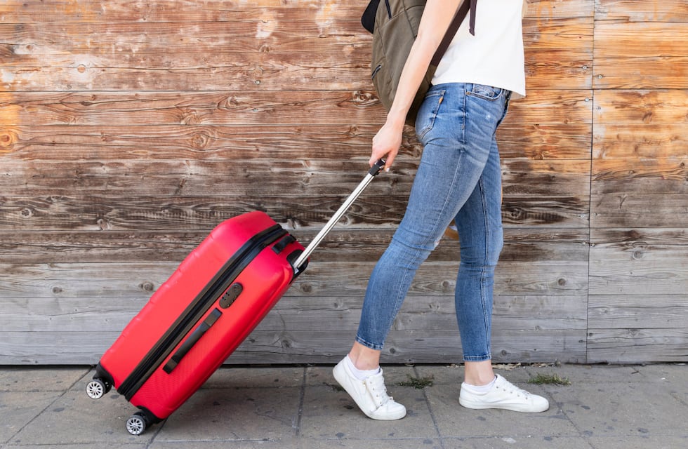 El error que muchos cometen al volver de un viaje y que bloquea la energía de la casa, según el Feng Shui