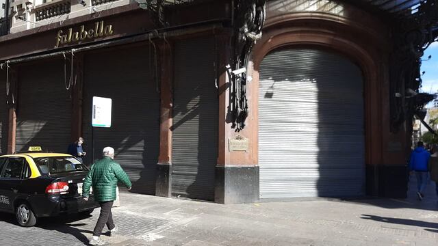 Se adelantó el cierre de Falabella en Rosario y la empresa decidió dejar atender al público el lunes 31 de mayo (@IvannaMyzka).