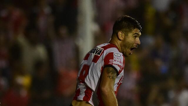 Gabriel Graciani marcó por partida doble para Instituto ante Santamarina, en Tandil. (La Voz / Archivo)