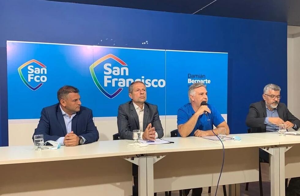 Llaryora: ver que la ciudad no para en un momento tan difícil me llena de orgullo