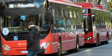 El boleto de transporte público saldrá $60 a partir del jueves 1 de diciembre en Mendoza. 
Foto: Orlando Pelichotti/ Los Andes