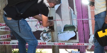 El poste electrificado , en Argañaraz y Murguía, barrio Jardín Espinoza.