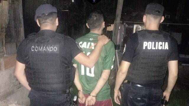 La policía identificó al sospechoso de 29 años durante un operativo en Villa Gobernador Gálvez.