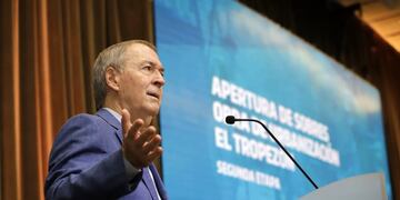 El gobernador Juan Schiaretti presidió el acto de apertura de sobres correspndientes a la segunda etapa de obras de infraestructura.