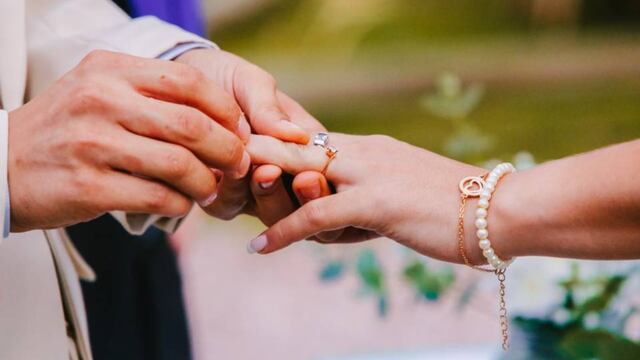 Una pareja de sanjuaninos se casó de una forma muy particular y se volvieron virales.