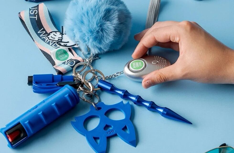 Venden kits de autodefensa “camuflados”: qué son y cuánto salen en Córdoba