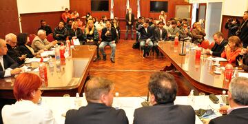 El intendente Raúl Jorge participó junto a otros jefes comunales, de la reunión convocada por la Comisión de Asuntos Institucionales de la Legislatura, para opinar sobre la reforma parcial de la Constitución Provincial.