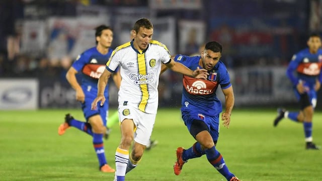 Marco Ruben ingresó como titular pero no tuvo chances claras en la etapa inicial.