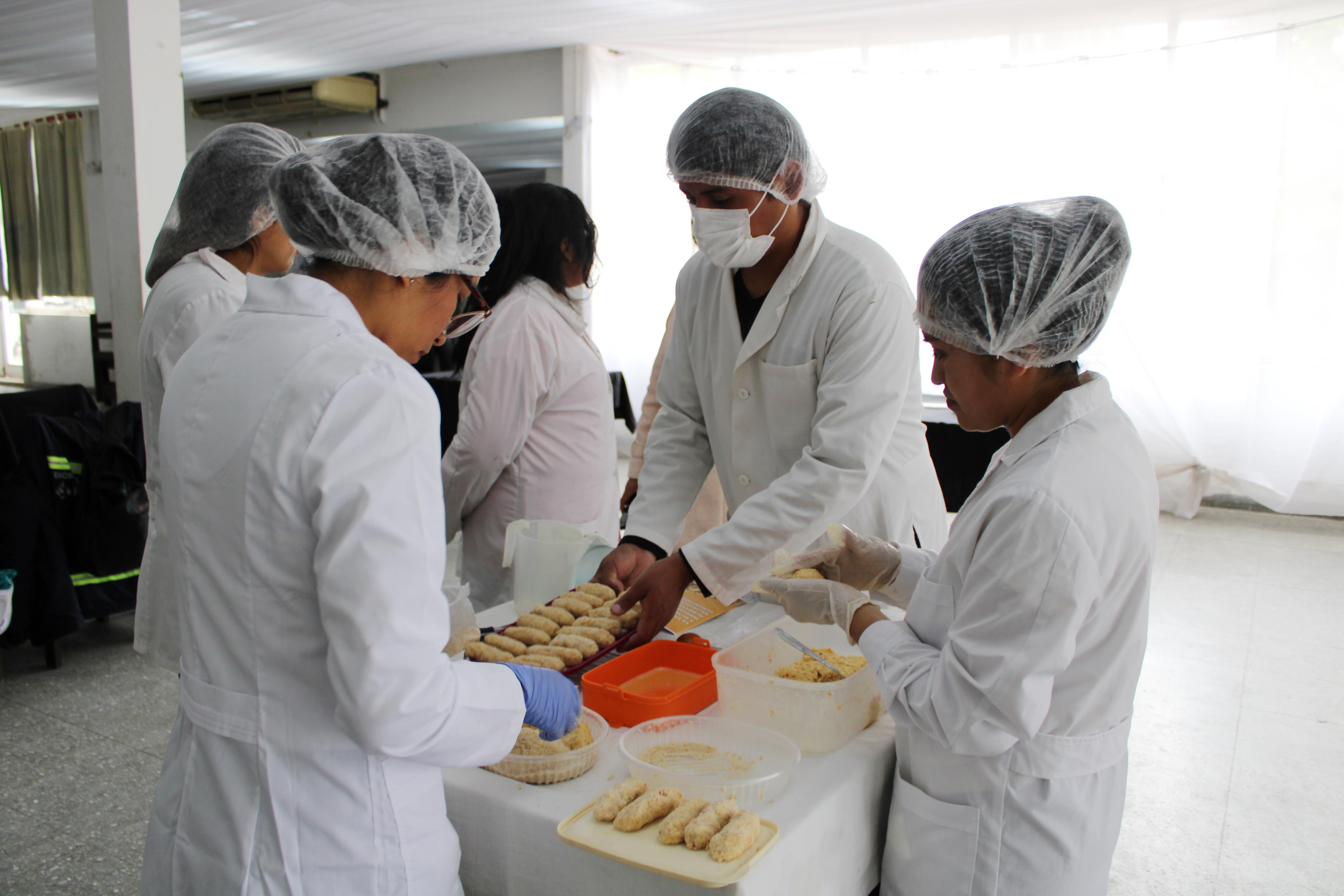 Durante tres jornadas, estudiantes de diferentes instituciones educativas terciarias participaron en el curso "Innovación en la Alimentación Saludable y Comunitaria”.