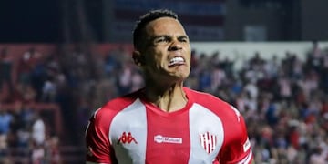 Álvez festeja el tanto de la victoria de Unión ante Platense