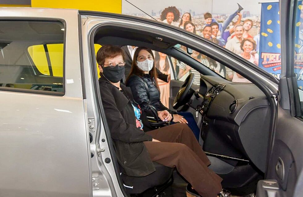 Entregaron el auto 0Km, premio mayor del Telebingo Fueguino