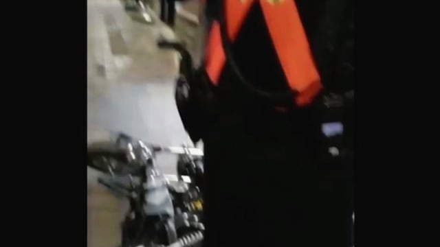 Un nuevo presunto caso de abuso policial en Córdoba que tiene como víctima a una repartidora de comidas rápidas. (Captura video)