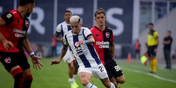Talleres ante Newell’s, con el "Chino" Esquivel reemplazando al lesionado Rubén Botta (Ramiro Pereyra / La Voz).