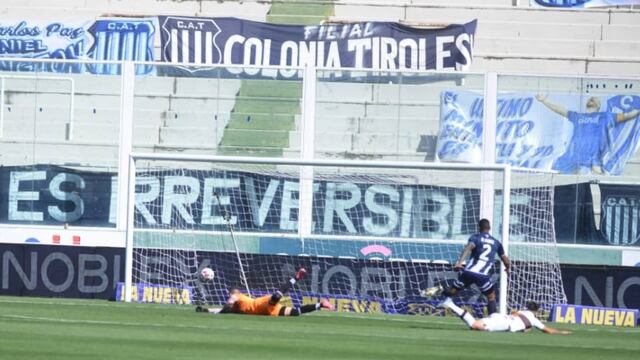 Gol de Platense, Augusto Schott (José Hernández / La Voz)