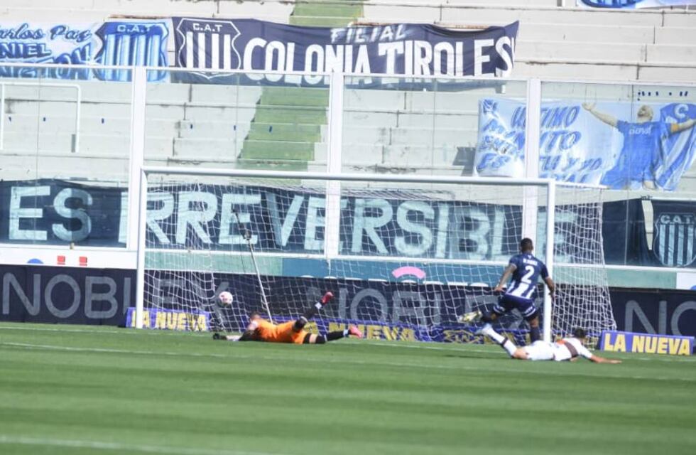 Augusto Schott, ex Talleres, empató el partido para Platense