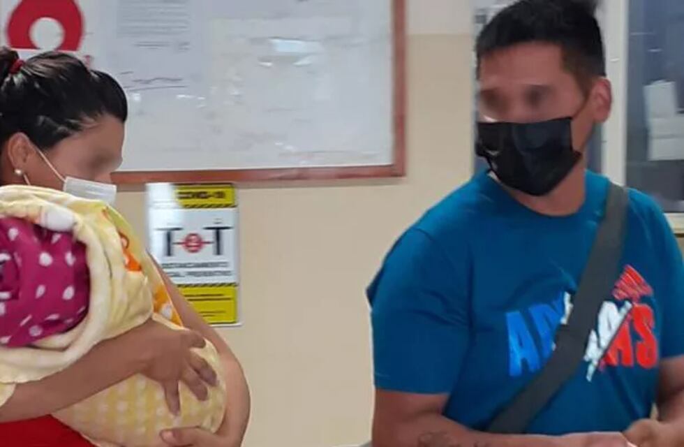 Viedma: tuvo a su hija en la puerta del Hospital porque no la quisieron atender