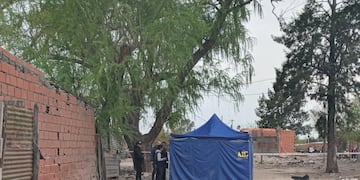 La policía encontró el cuerpo sobre una calle aún no abierta que permite llegar a Campbell.