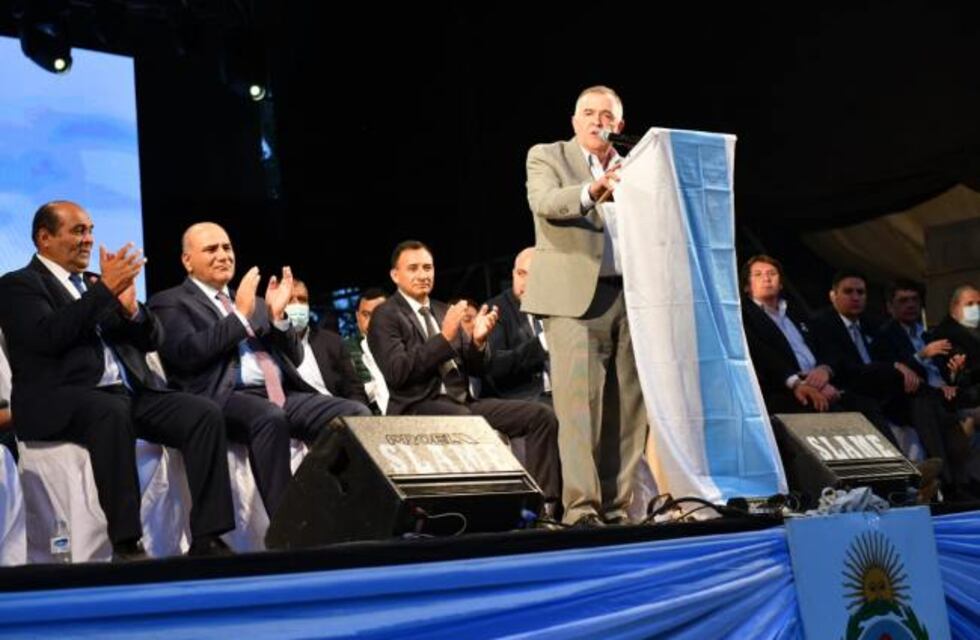 Trancas: Jaldo encabezó el inicio de la XI edición de la Expo Láctea