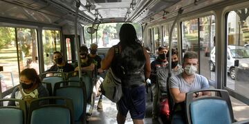 La periodista recibió un botellazo que le arrojaron desde la ventana de un micro. Imagen Ilustrativa. Orlando Pelichotti/Los Andes