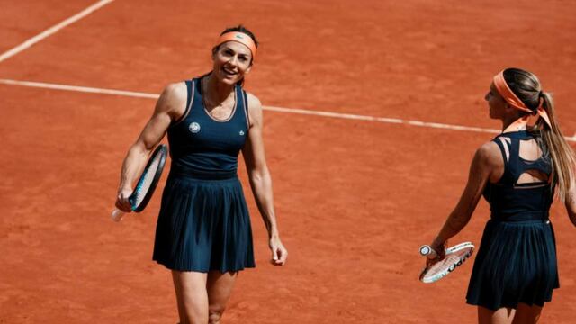 Gabriela Sabatini y Gisela Dulko ganaron su primer partido en el torneo de leyendas de Roland Garros.