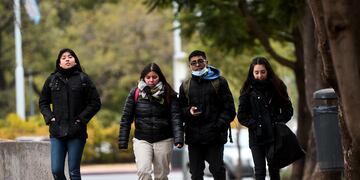 El lunes, con una fría mañana. Pero durante el día y la semana sube la temperatura (La Voz / Pedro Castillo).