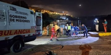 Puerto Iguazú: rescataron a dos personas que se había caído al río Paraná.