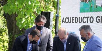 Pérez: Corsalini participó de la apertura de sobres para la ampliación del Acueducto Gran Rosario (Facebook Pablo Corsalini)